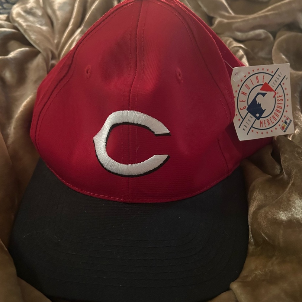 Red and Black Cincinnati adjustable Baseball Cap with Logo